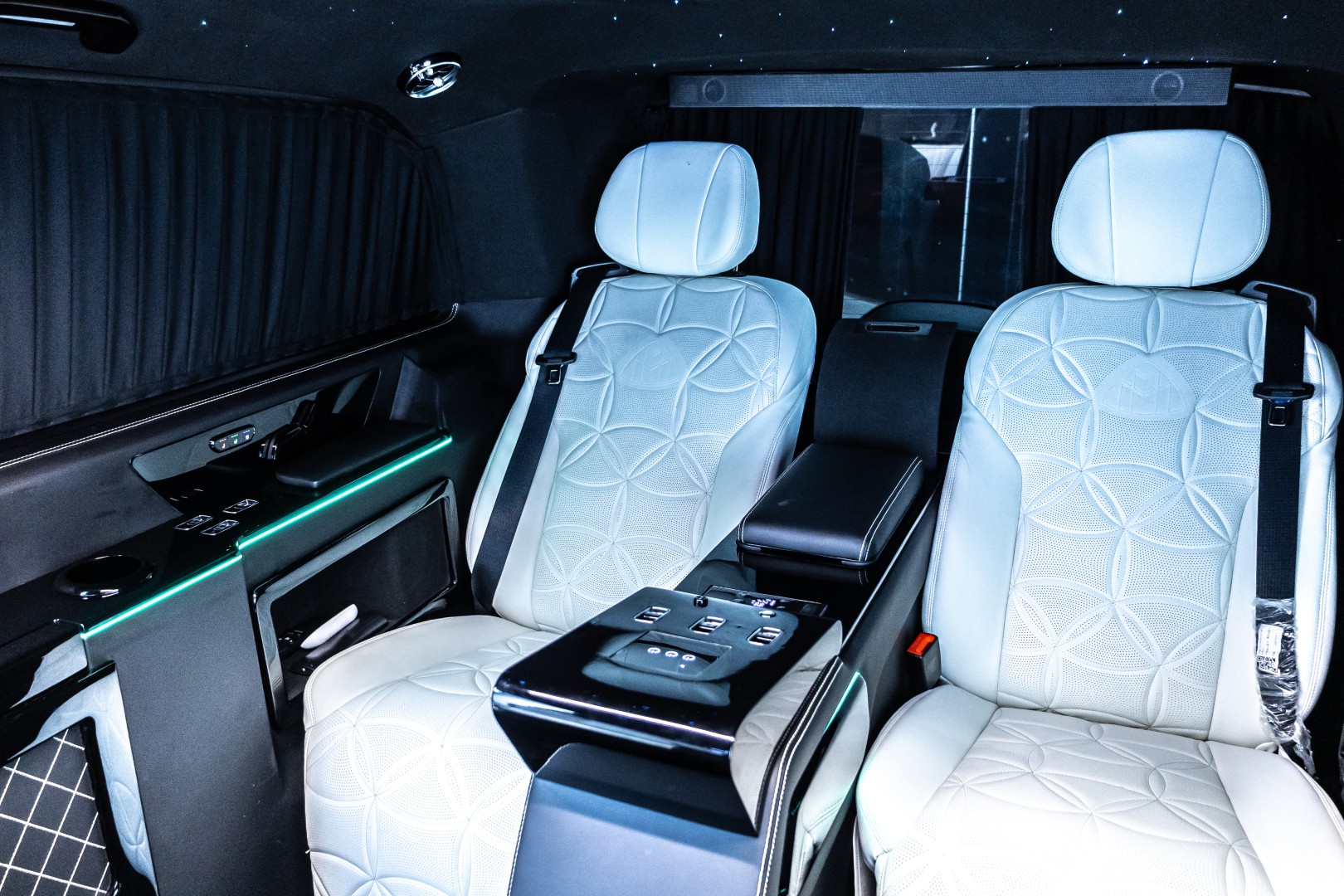 2025 MERCEDES-BENZ V300 MAYBACH | GCC SPEC 
